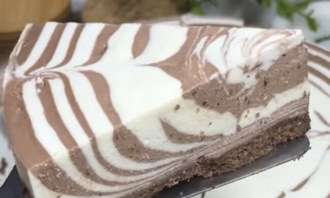 Торт "Зебра" без випічки: фото скрін рецепту