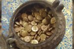 золоті монети, кадр з відео