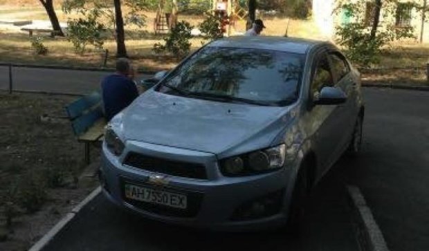 "Беженец" разозлил киевлян умением парковаться