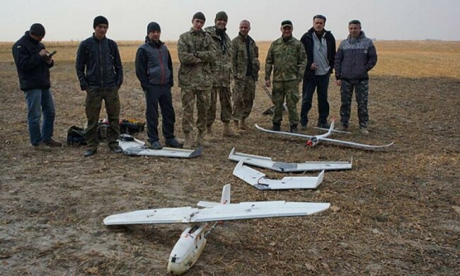 Волонтери випробували під Києвом нові безпілотники (фото)