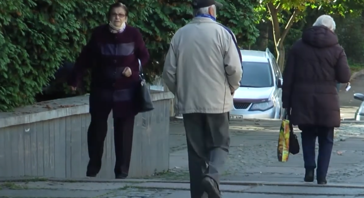 Пенсіонери. Фото: скрін youtube