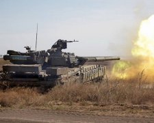 Танковые подразделения отрабатывают оборону под Мариуполем (фото)