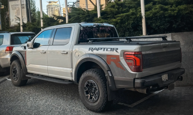 Ford F-150 Raptor R, фото: Instagram