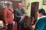 Сталева українка пережила Голодомор і Другу світову і переможно всміхнулася: "Зі святом!"