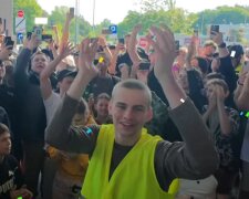 Пётр Ханке (Łatwogang) на велосипеде во время благотворительного марафона через Польшу