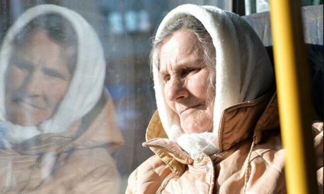 Дикий маршрутник познущався з пенсіонерів, соцмережі киплять