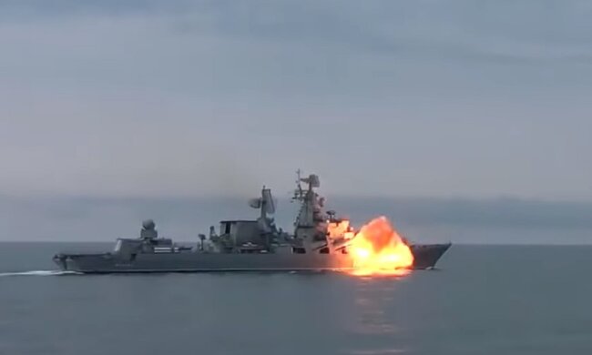 Подбитый корабль рф. Фото: скриншот Youtube