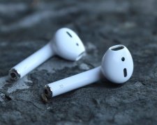 AirPods 2: беспроводные наушники от Apple засветились в сети