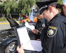 У Києві сталася дивна аварія, у мережі гадають, як таке можливо: "Нормально так"