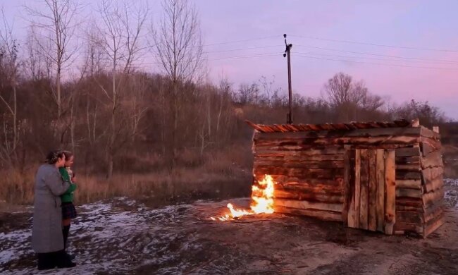 "Пацанка" сожгла сарай, в котором над ней издевалась мама