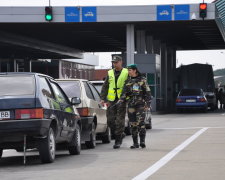 працівники митниці