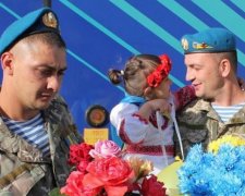 Чернігівці влаштували свято для своїх героїв, повернувшихся з АТО (фото)