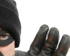 У Лисичанську бандити поцупили телевізор із СТО