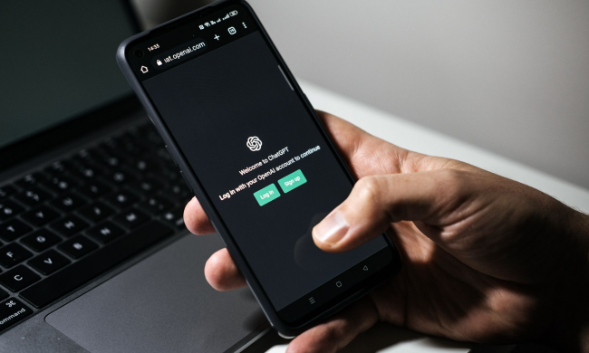 В Казахстане мужчина оспорил штраф с помощью ChatGPT и выиграл суд за 10 минут