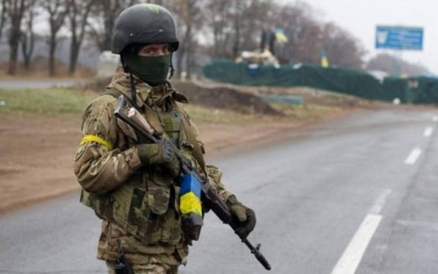 Чорна доба на Донбасі: український військовий отримав тяжке поранення

