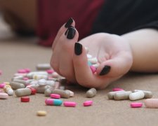 Психіатр-шарлатан до смерті залікував пацієнтку