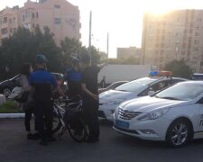 У Львові копи летіли на червоний і "припаркувалися" в сусідню автівку