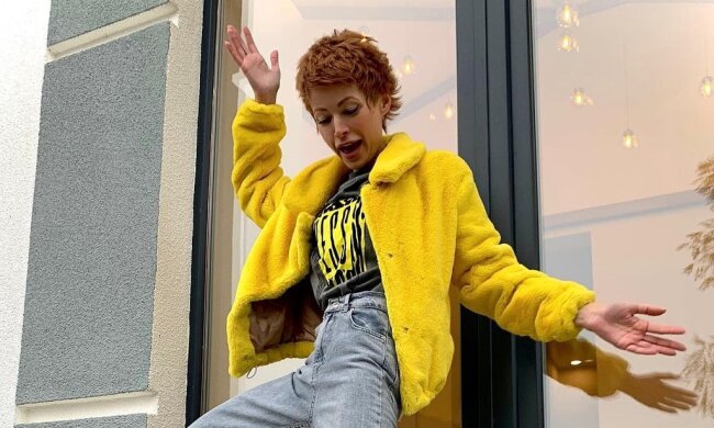 Наречена Розенка Лебідь збільшила губи з вухами і засунула пальчик в рот: "Щось йде не так"