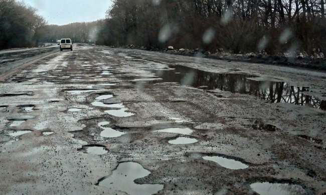 Привет из реальности: журналист показал, как выглядят дороги в украинской глубинке, перспективы минус ноль
