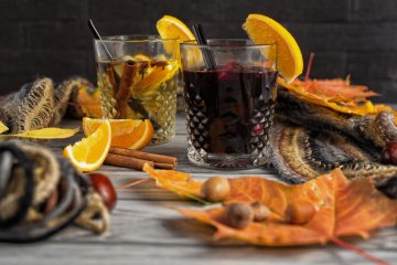 Новорічний глінтвейн з цитрусовим ароматом і спеціями: простий рецепт