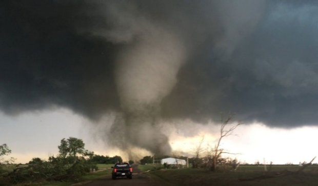 Появилось видео последствий разрушительных торнадо в Луизиане
