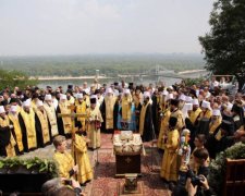 В УПЦ заявили, что украинские власти препятствуют прибытию участников крестного хода в Киев
