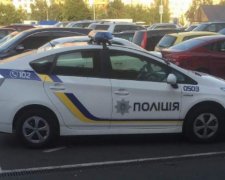 Чоловік спіймав поліцейських на порушенні ПДД у Києві (відео)