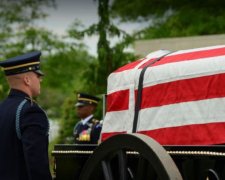 Він стежив за твоїм дідом: у США помер перший шпигун "холодної війни"