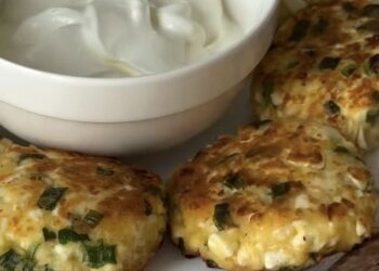 Ленивые пирожки с яйцом и зеленым луком: фото скрин рецепта