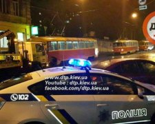 Столична поліція врятувала трамвай від "героя парковки" (фото)