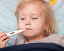 Епідемія в Україні: як уберегти дитину від кору