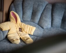 Малютки остались один на один с опасной лотереей: как в Украине играются жизнями новорожденных