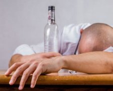 Горілка-вбивця і далі косить українців