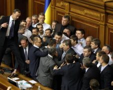 Закон про зміну законів: Рада дозволила олігархам залізти до ваших кишень