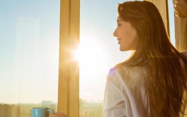 Ранок добрим буває: чому жінкам корисно рано прокидатися