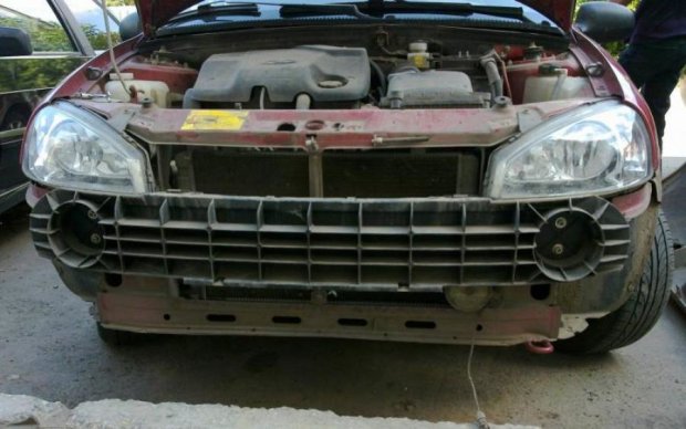 Lada Sedan баклажан: позор российского автопрома показали всему миру