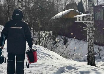 Дача взимку, фото з вільних джерел