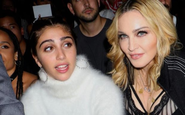 Дочка Мадонни показала свої хащі в рекламі Converse