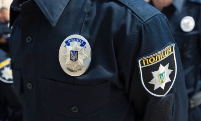 Львовского полицейского уволили из-за драки