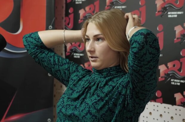 Катя Нікітіна, скріншот з відео