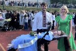 Випускниця зі СМА на кріслі колісному танцює вальс у Львові