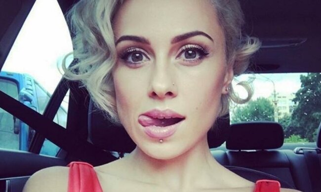 Нана из "NikitA" носит трусы-невидимки