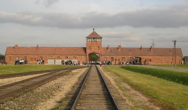 91-річну німкеню звинувачують у вбивствах в Освенцимі
