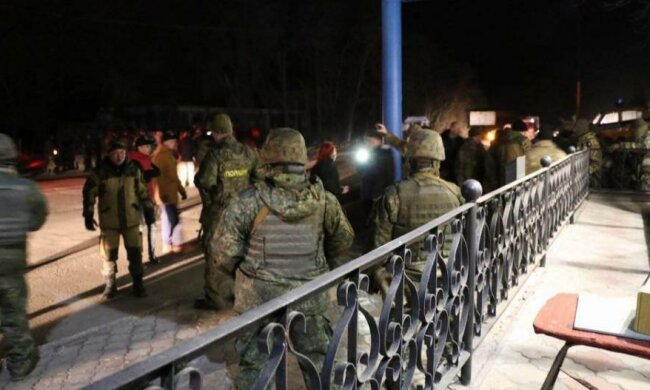 Аброськін розповів, що блокадники погрожували вирізати сім'ї копів