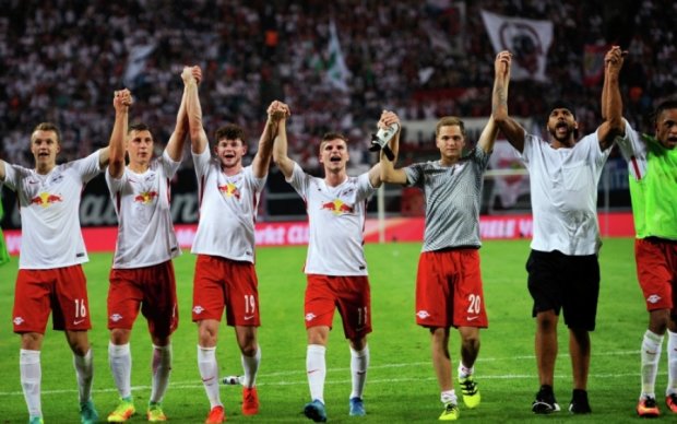 Футболістам другого клубу чемпіонату Німеччини забороняють хизуватися спорткарами