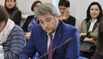 Заробіток на онкохворих: журналісти розкрили мільйонні оборудки губернатора Київщини