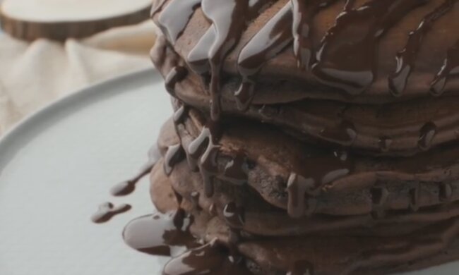 Шоколадные панкейки, фото: instagram.com/daniya_alt/