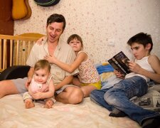 Багатодітний батько, скріншот: Youtube