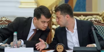 Владимир Зеленский и Дмитрий Разумков, скриншот: Youtube