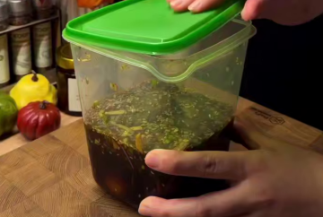 Маринованные яйца, кадр из видео